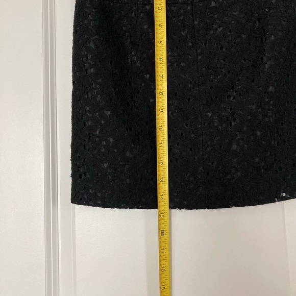 Black mini skirt with laser cut design over lining - Picture 6 of 10